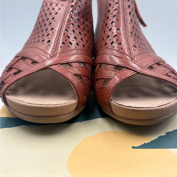 Earth Pisa Galli Terracotta Leather Wedge Sandals Slingback Women's 7W Wide - Picture 10 of 12